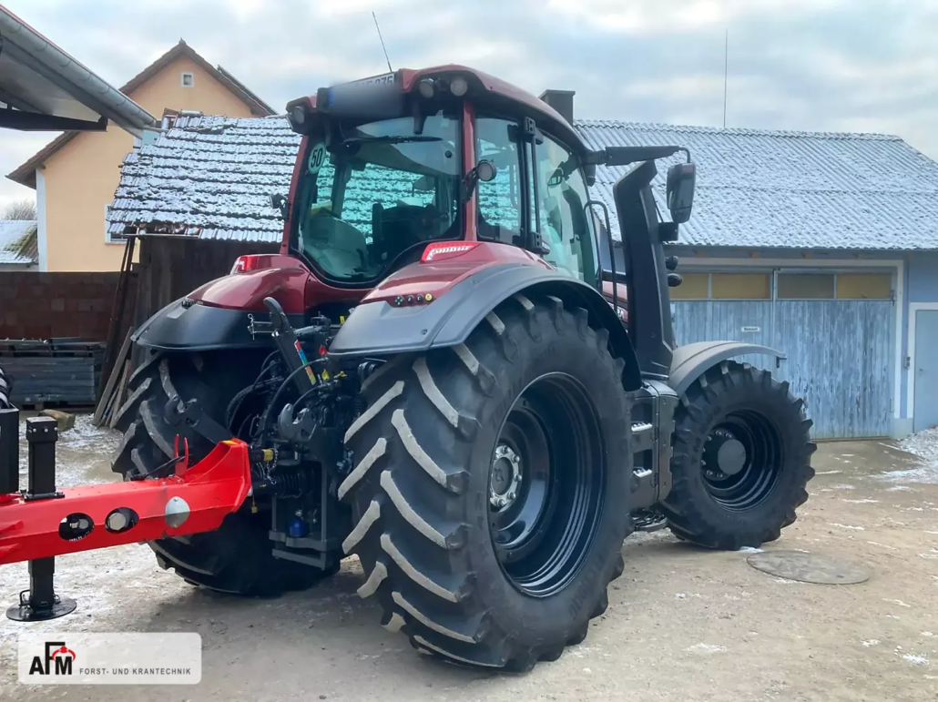 Valtra T-Serie / T 235